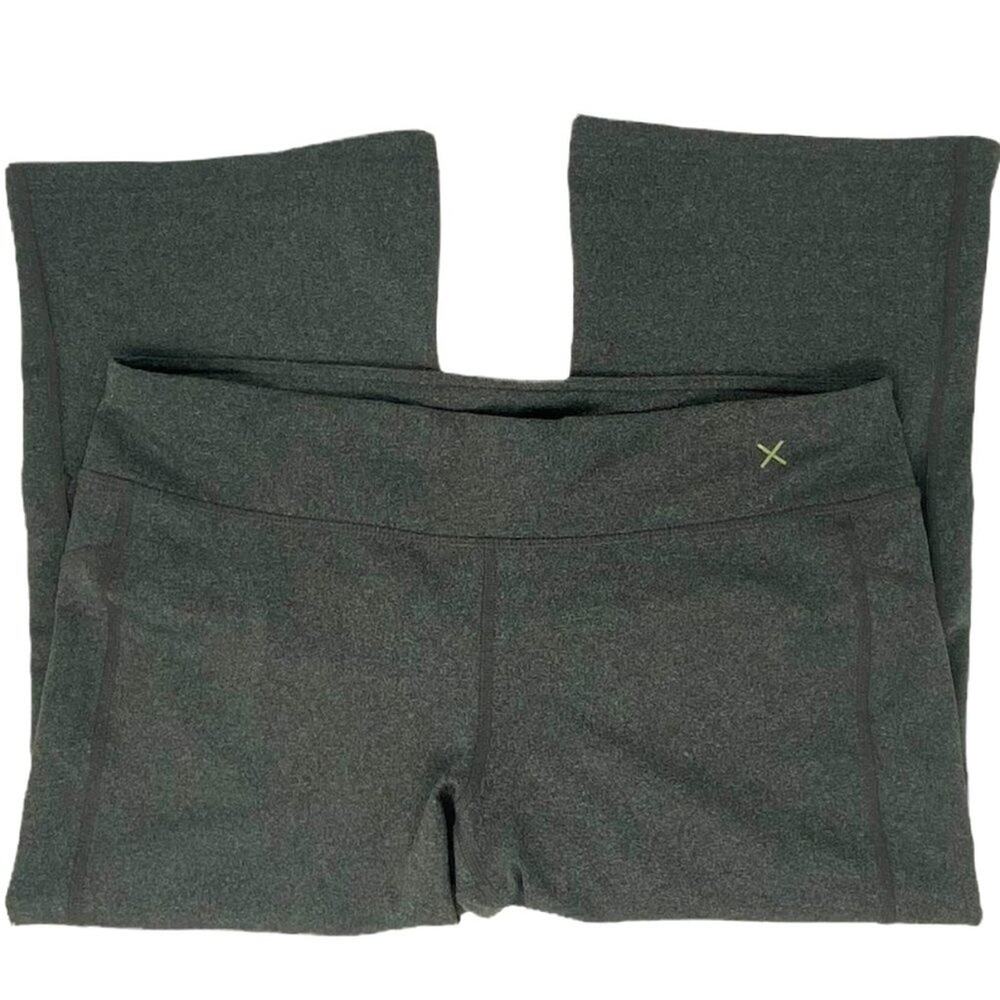 XERSION Ladies GRAY Slim Fit Capri YOGA PANTS ~ Women's Size M ~ Running Workout